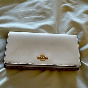 NWOT Coach Wallet